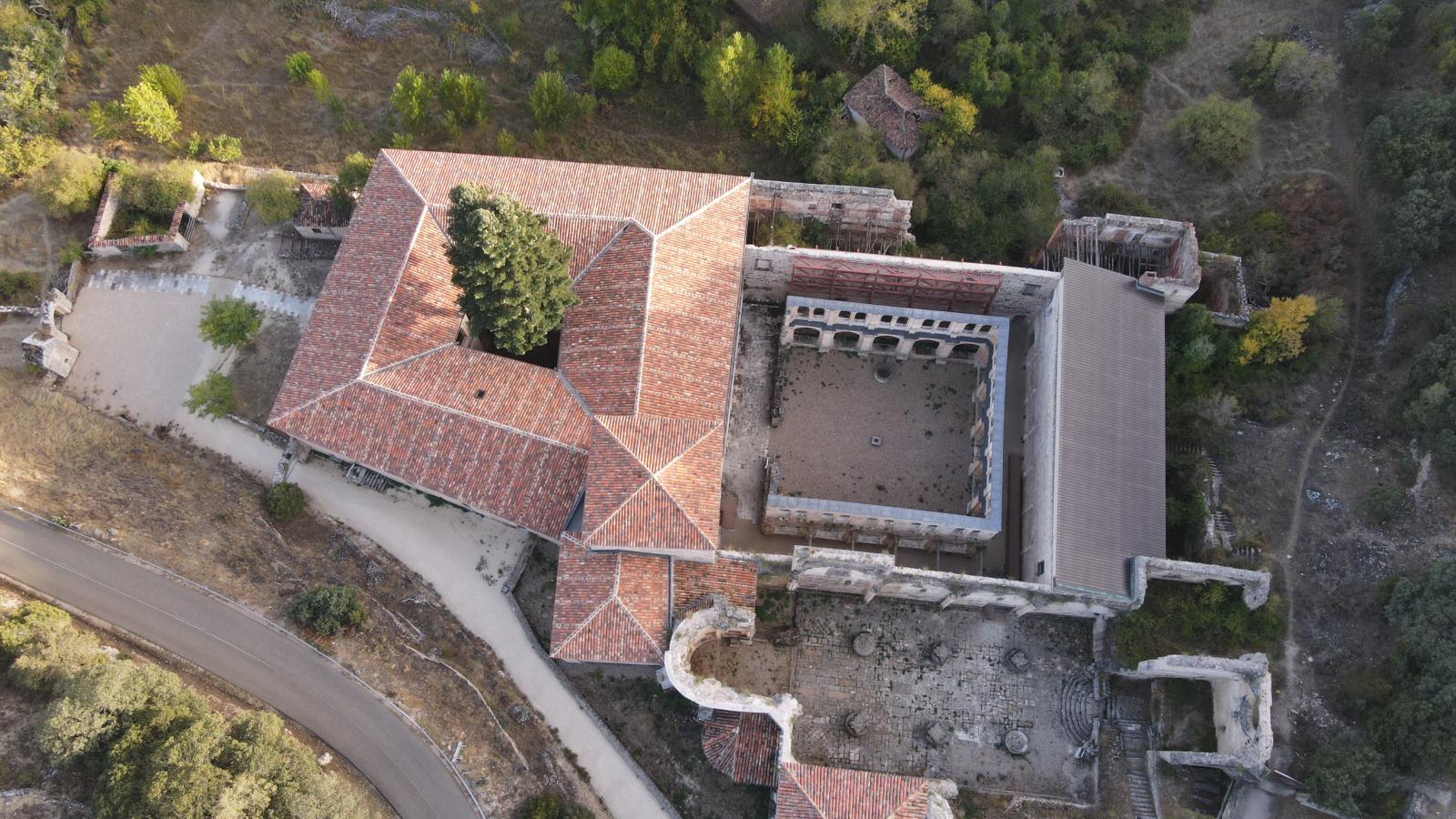 La Junta construirá la Casa del Parque Natural 'Sabinares del Arlanza-La Yecla' en el Monasterio de San Pedro de Arlanza por casi 1,9 millones de euros