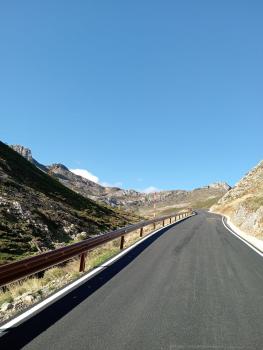 Carretera de La Farrapona (León)