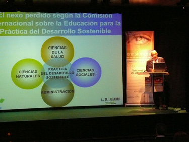 El profesor Antonio Pulido, durante su intervención interesante intervención en EMISIONCERO