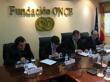 El Consejero y el Vicepresidente de la Fundación ONCE firman el Convenio