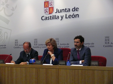 El Alcalde de Valladolid, la Vicepresidenta Primera y el Director de EMISIONCERO durante la presentación