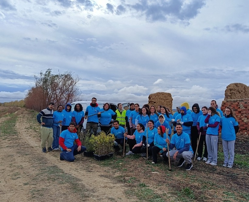 El VIII encuentro autonómico de Voluntariado juvenil de Castilla y León congrega a 40 voluntarios en el área protegida de la Laguna de la Nava y Campos de Palencia